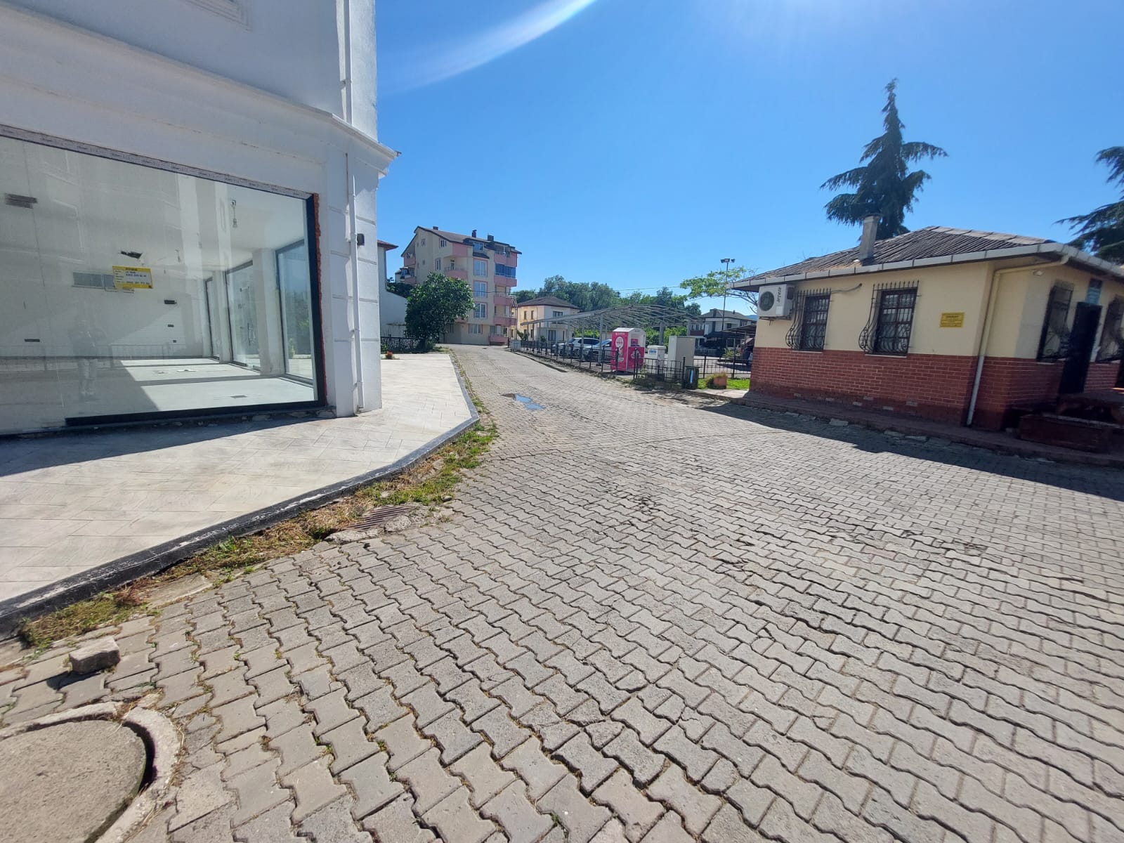 KUMBAŞI MAHALLESİNDE SAHİLE ÇOK YAKIN SATILIK İŞYERİ